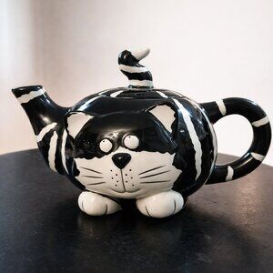 Burton + Burton Cheshire Cat Black & White Ceramic Teapot NWOT